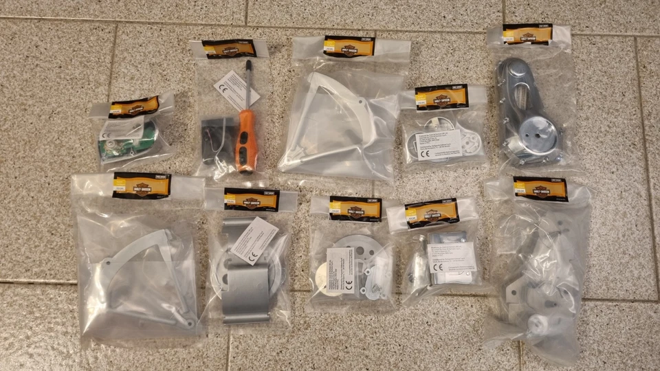 DeAGOSTINI - HARLEY-DAVIDSON  Fat Boy scala 1:4 COMPLETA - Da Assemblare. - Immagine 4 di 4