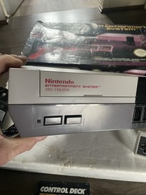 Nintendo NES Entertainment System Video Game Console Boxed Action Set 
