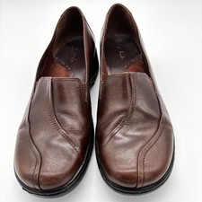 Clarks Women's Leather Slip-on Brown Loafers Size 8 1/2 M Comfortable