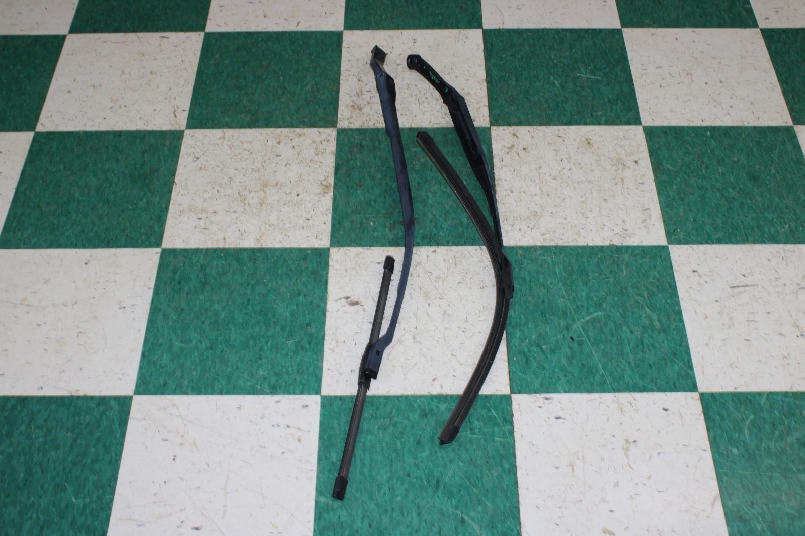 14-19 Ghibli Driver Passenger LH RH Pair 2x Windshield Wiper Arm Factory OEM WTY