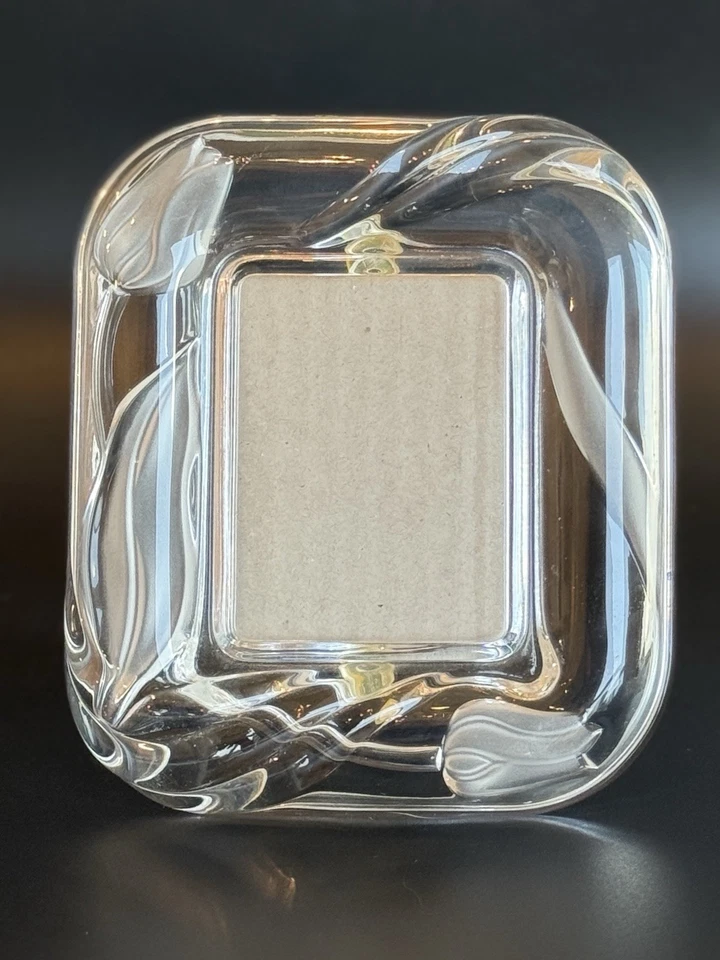 Vintage 1980’s Mikasa  Tulip Picture Frame Etched  Glass Whimsical - Image 2 of 4