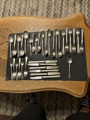 34 Piece Wm.A.Rogers Oneida LTD Stainless VINTAGE Flatware Set