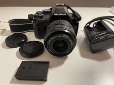 Olympus E-420 DSLR mit 2 Objektiven (17.5-45mm & 40-150mm), nur 5400 Auslösungen