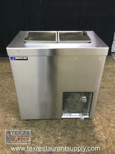 Master-Bilt DC-2S, 32” Stand alone Ice Cream Dipping Cabinet With Casters