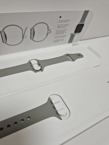 Offizielles Apple Watch Sportarmband 41mm hellgrau 3J997ZM/A S/M & M/L - Open Box - Bild 2 von 4