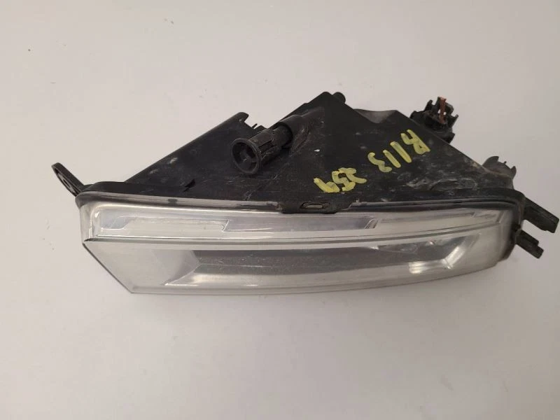 12-14 VOLKSWAGEN PASSAT RH Passenger Fog Driving Light Bumper Mounted 561941700 - Image 3 of 4
