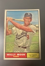 1961 Topps - Wally Moon #325