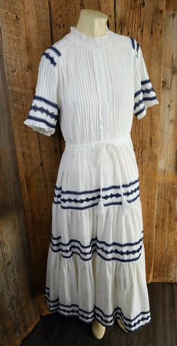Ivy City Co Santorini Long Embroidered Pintuck Dress White Size Large