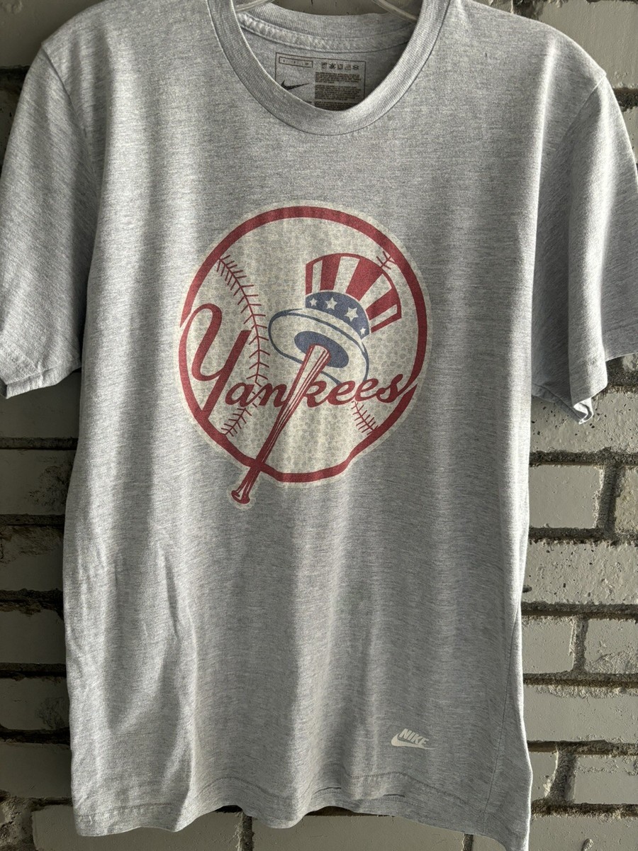 New York Yankees NYY NIKE Hat Logo Gray T-Shirt MLB Baseball Vintage YXL  Small