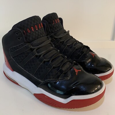 jordan max aura black white red