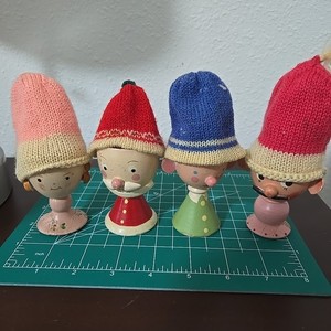 Lot of 4 Vntage Hand Painted Wooden Egg Holders Made In Italy w Knit Hats