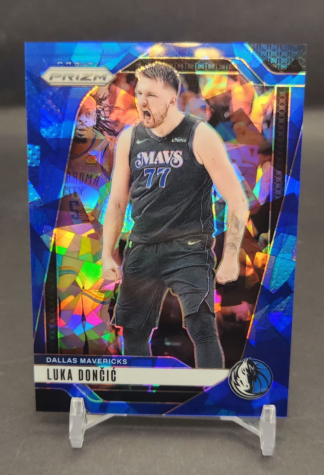 2024-2025 Panini Prizm Luka Doncic Blue Ice /125 Color Match #89