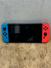 Nintendo Switch HAC-001(-01) Handheld/Dockable Game System (E10035064)