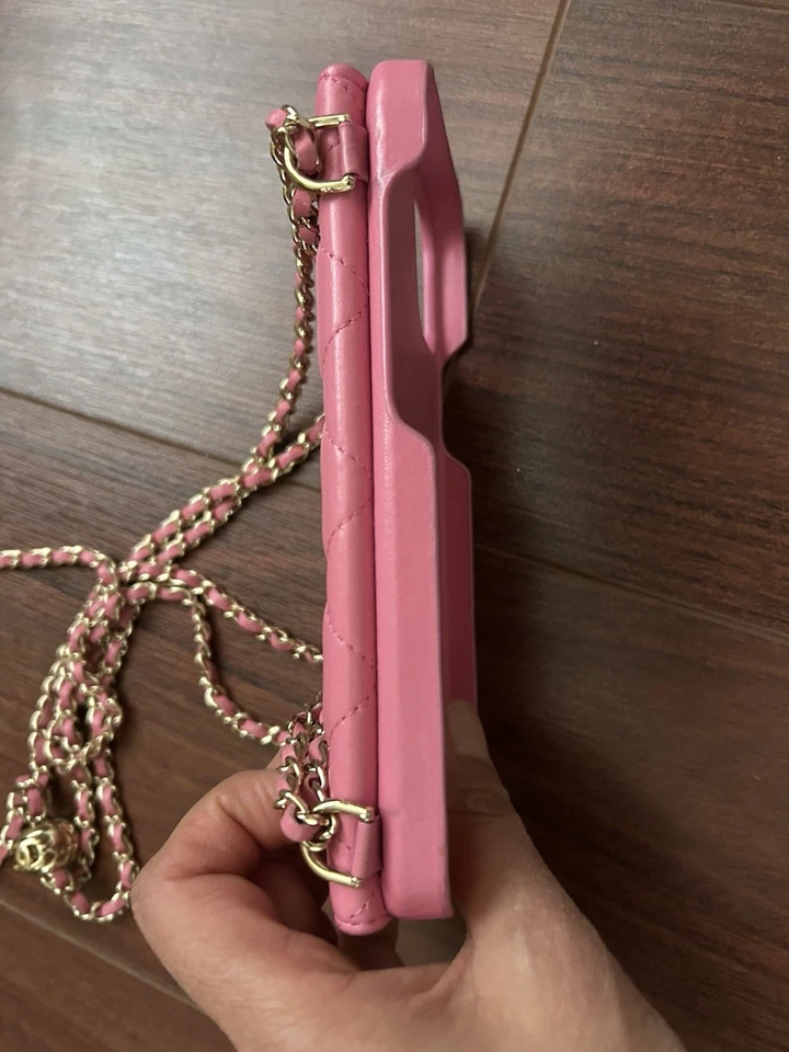 Funda de teléfono CHANEL iPhone Pro Max (se adapta a 12 Pro Max, 13 Plus, 14 Plus) Foto 4 de 4