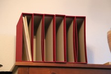 fast neu Schaubek Kassette/Schuber in Ganzleinen rot, breite Ausführung 