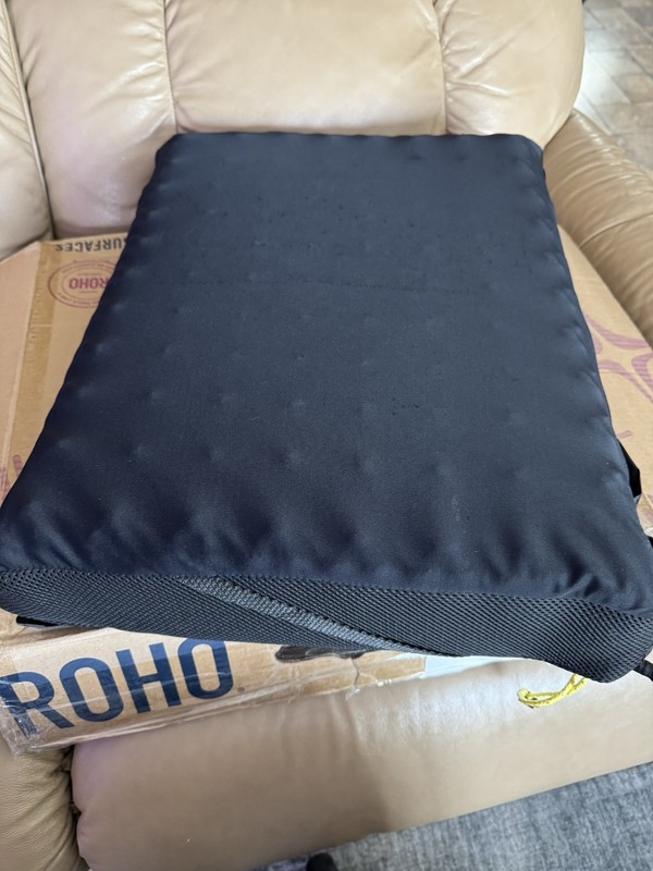 ROHO 1R811C High Profile Seat Cushion, Non-Slip Black 14.75 x 20 x 4.25