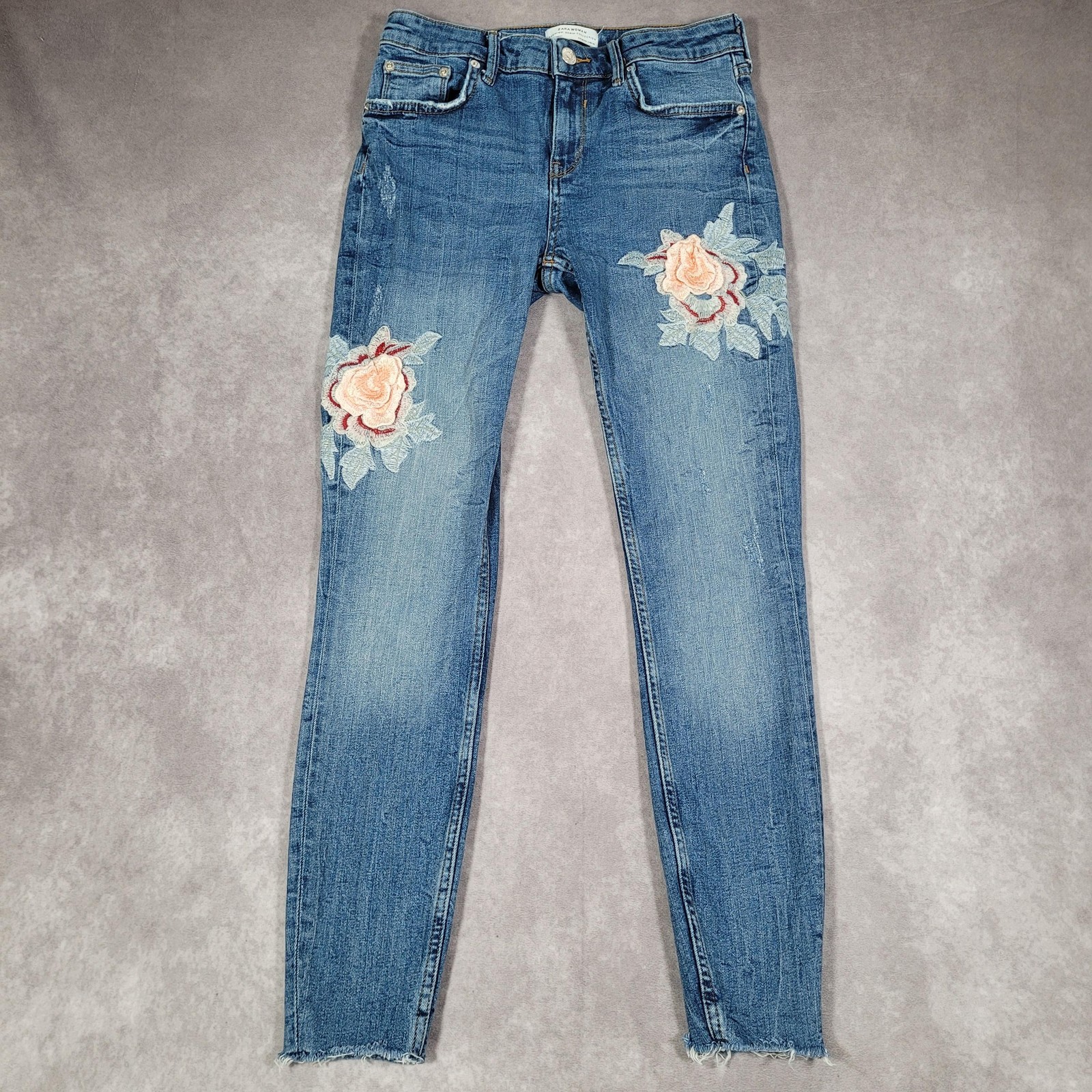 Womens 4 Blue Skinny Raw Hem Embroidered Floral Distressed B