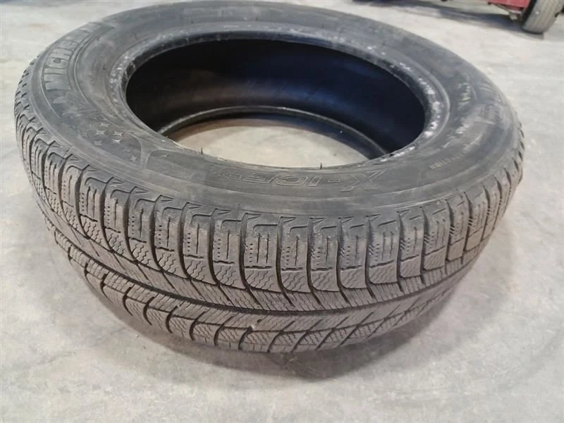 Шина 205/60 R16 96H Michelin X-Ice глубина протектора 7/32 2864498 - Изображение 2 из 4
