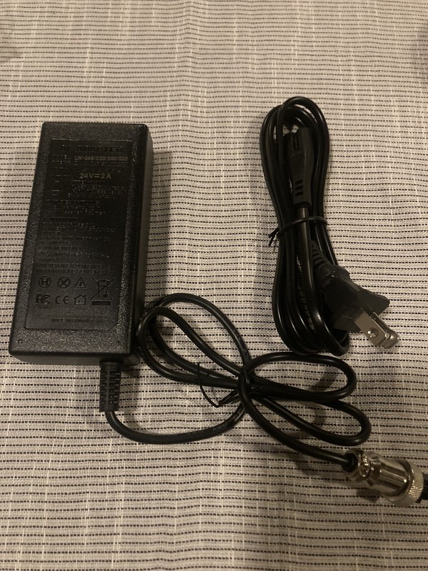 RAZOR  24v 24 volt Charger 2.0A 3-pin