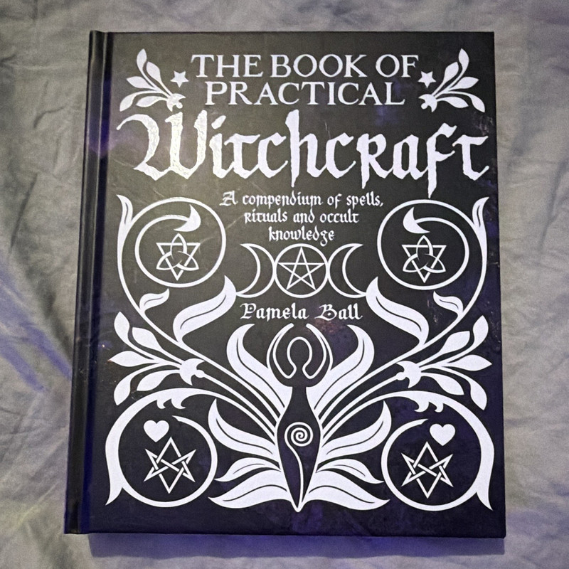 The Book of Practical Witchcraft: Spells, Rituals & Occult Knowledge (Hardcover)