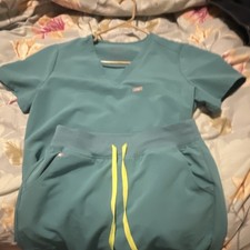 FIGS Technical Collection Scrubs Set Green So...