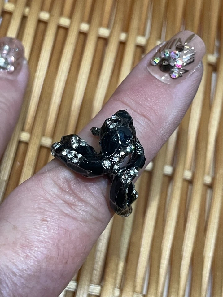 ANILLO SERPIENTE METAL NEGRO CON DECORACIÓN CRISTAL ANIMAL SALVAJE SERPIENTE TALLA 8  Foto 2 de 4