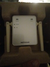 NETGEAR EX2700 300 Mbps WiFi Range Extender - EX2700-100PAS
