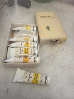 Winsor & Newton Designers Gouache Gray box - One Is Dried Up  
