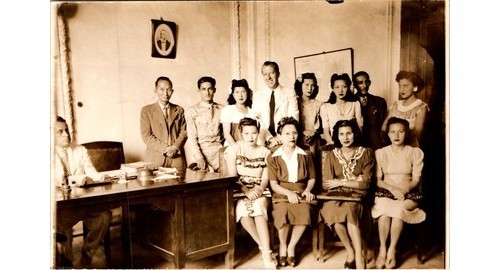 1945 Guayaquil Ecuador Formal Group Portrait Fotografía Escobar Studio Military