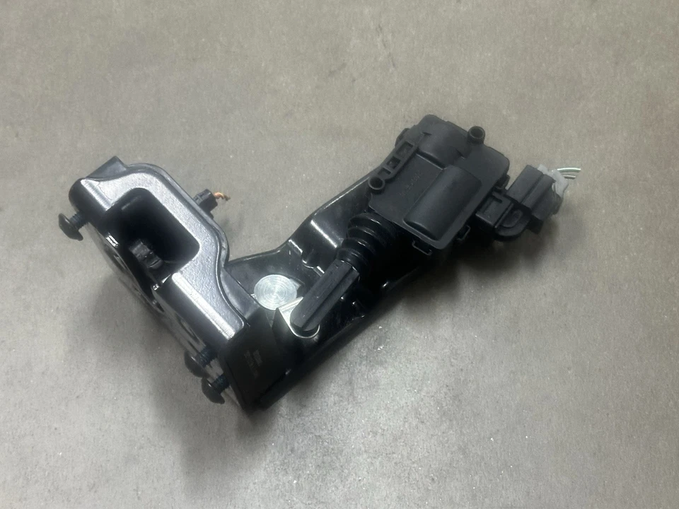 08-12 Escape Mariner Tribute Trunk Latch Lock Actuator Tailgate Liftgate OEM LKQ - Image 2 of 4