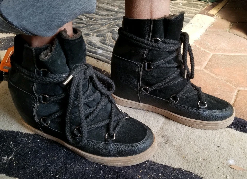 Bota AnnaKastle negra Nowles para mujer talla 8/39/5,5 tobillo piel de oveja gamuza cuña Foto 4 de 4