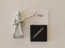 Citadel Miniatures Warhammer Bretonnian Men at Arms Billman Halberd F14