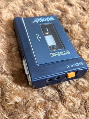 SONY 初代WALKMAN TPS-L2 SONY WALKMAN TPS-L2 The First Walkman Caset Player Junk | eBay