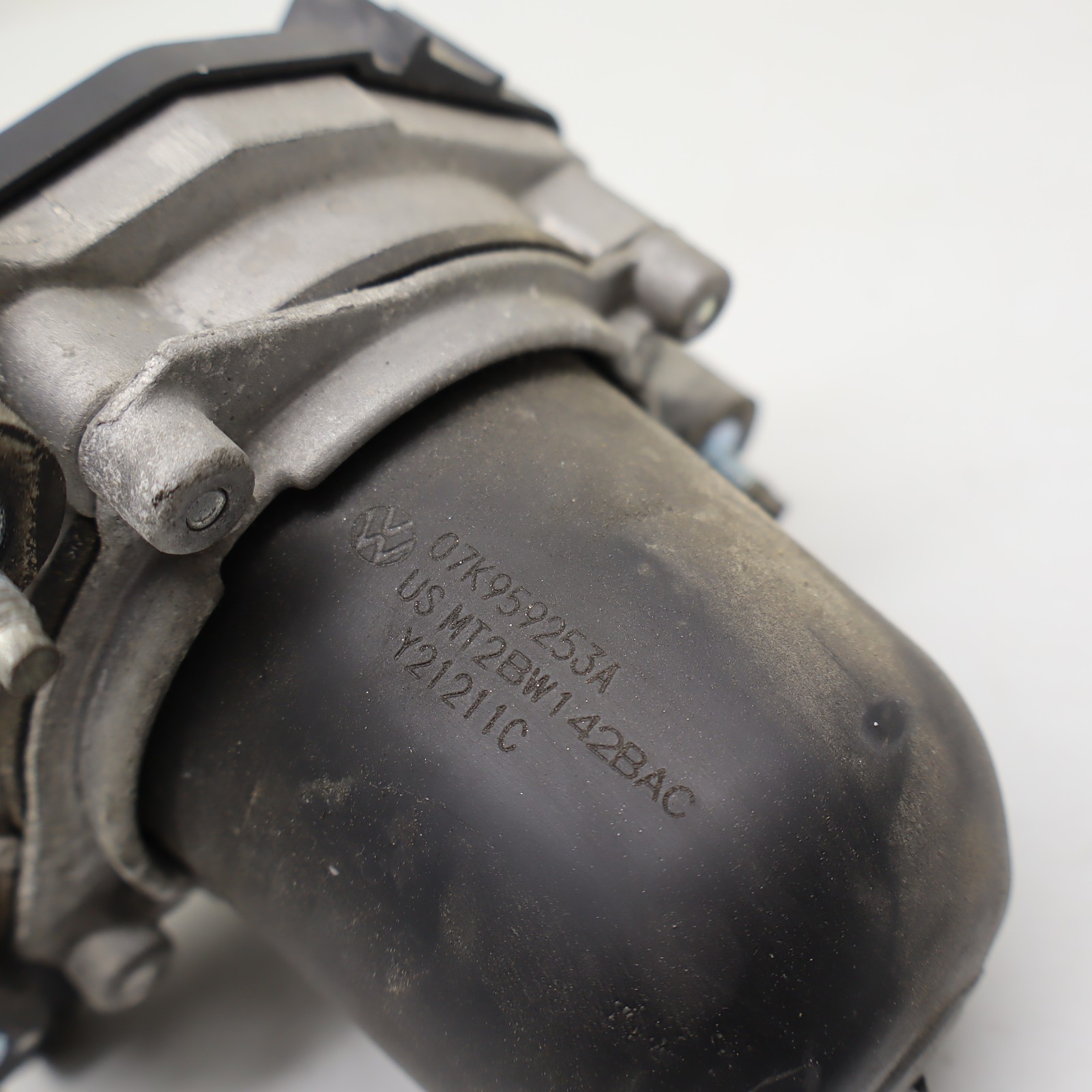 Porsche Cayenne 958 Hybrid / Bentley Continental GT Secondary Air Smog Pump OEM
