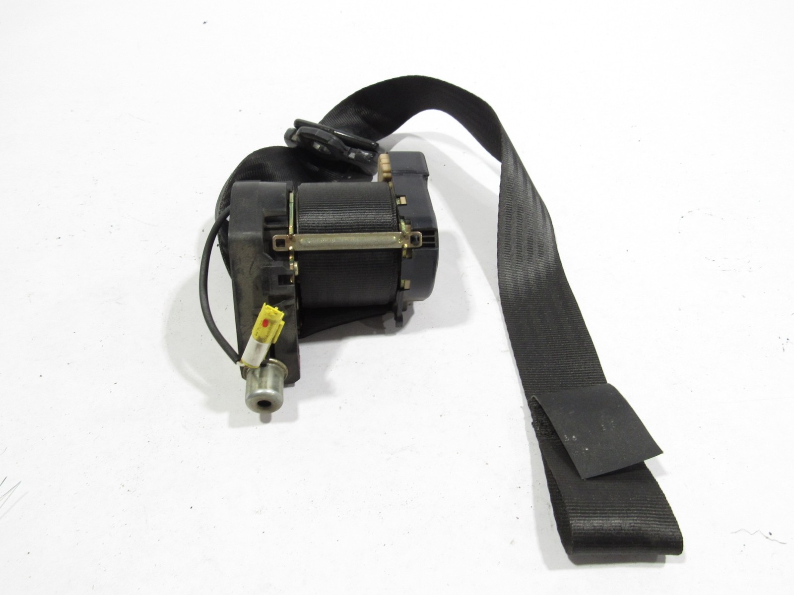 02-06 Maserati Coupe GT 2004 Front Right Passenger Seat Belt Retractor |