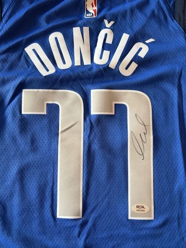 LUKA DONCIC Dallas Mavericks Signed / Autographed NBA Swingman Jersey PSA
