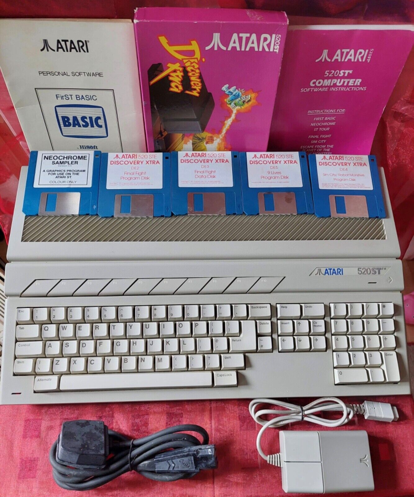 Atari 512 ST computer Discovery Xtra pack