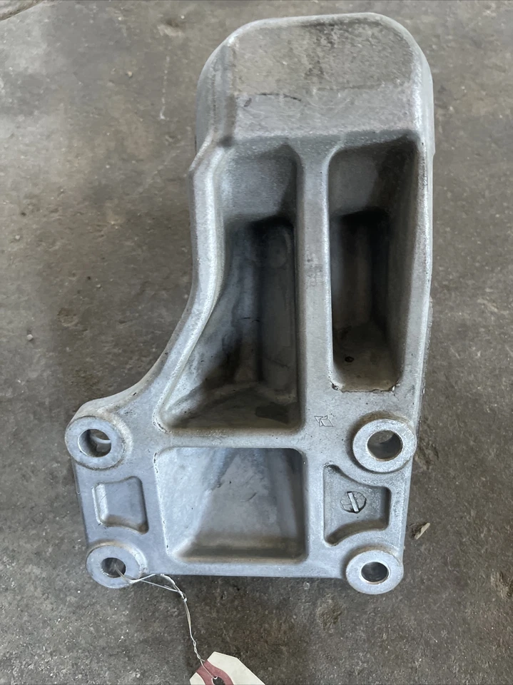 06-09 Infiniti M35 OEM Right Passenger Motor Mount Bracket 11232-EG001 — 第 2/3 张图片
