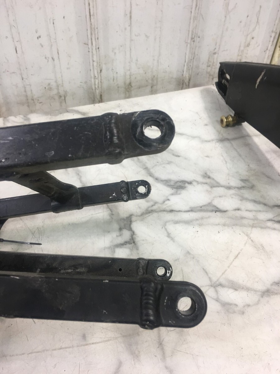 05 Kawasaki ZX 10 1000 ZX10 R Ninja rear back chassis subframe sub