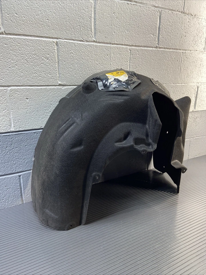 BMW M850i G16 Gran Coupé 2020-2024 guardabarros trasero derecho revestimiento OEM Foto 4 de 4