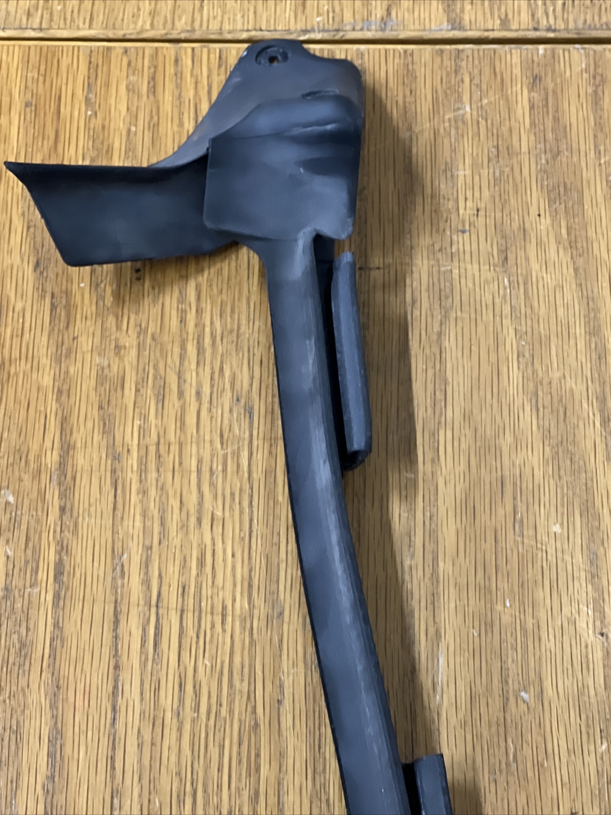 Aston Martin vantage v8 2008 door rh belt moulding inner