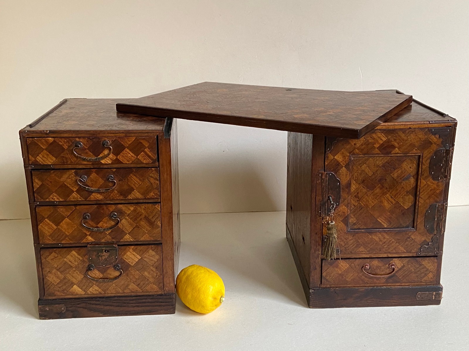 Japan Reise - Schreibtisch Meiji 19. Jh. Holz parquetry traveling writing desk