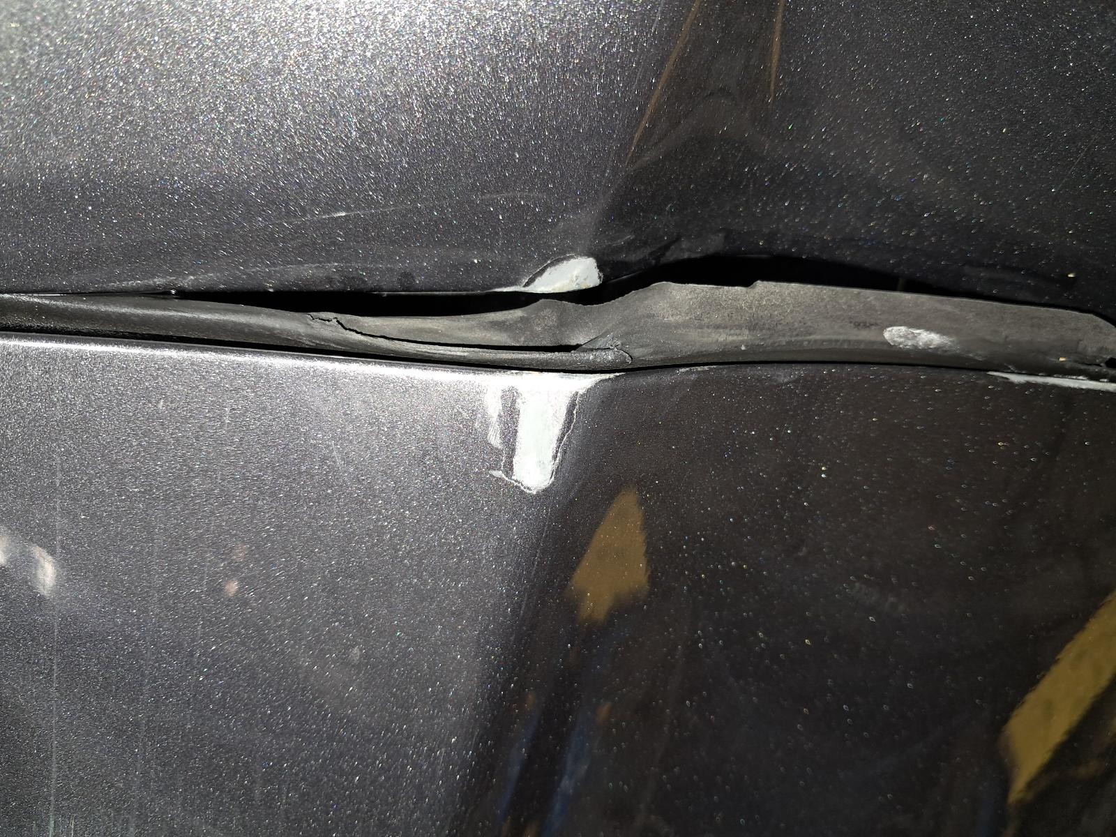 Used Deck Lid fits: 2018 Jeep Cherokee w/rear view camera privacy tint glass Gra