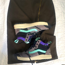 VANS UltraRange Men s Mid Top Lace-Up Athleti...