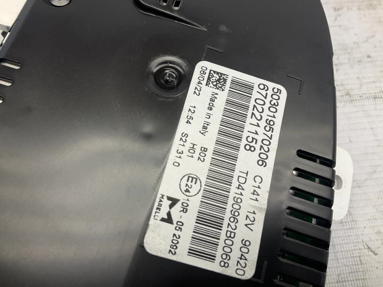 17-24 Maserati Levante Dash Instrument Cluster Speedometer T