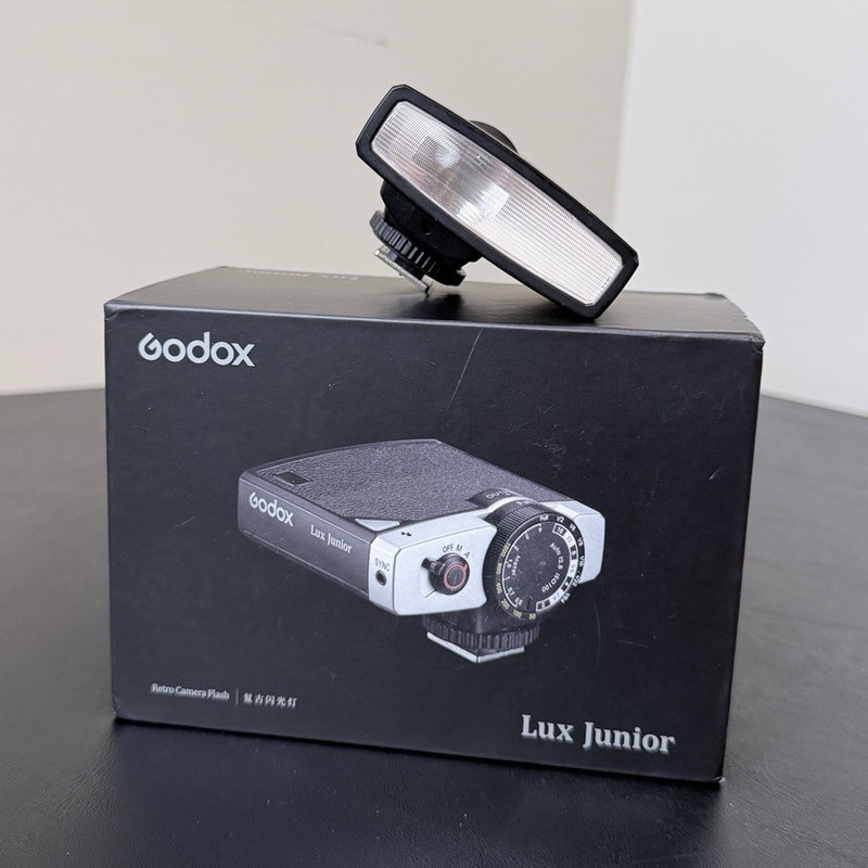 Godox Lux Junior GN12 Manual Hot Shoe Strobe Flash Gun with Batteries