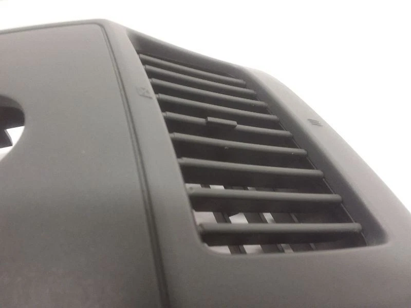 Jeep Grand Cherokee 2005-2007 radio tablero bisel moldura con ventilaciones envolventes Foto 3 de 4