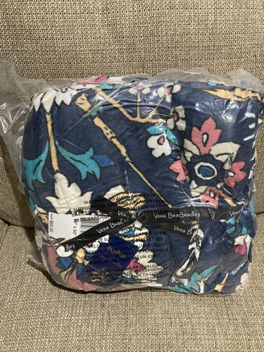 HOGWARTS Plush Throw Blanket ~ NWT 