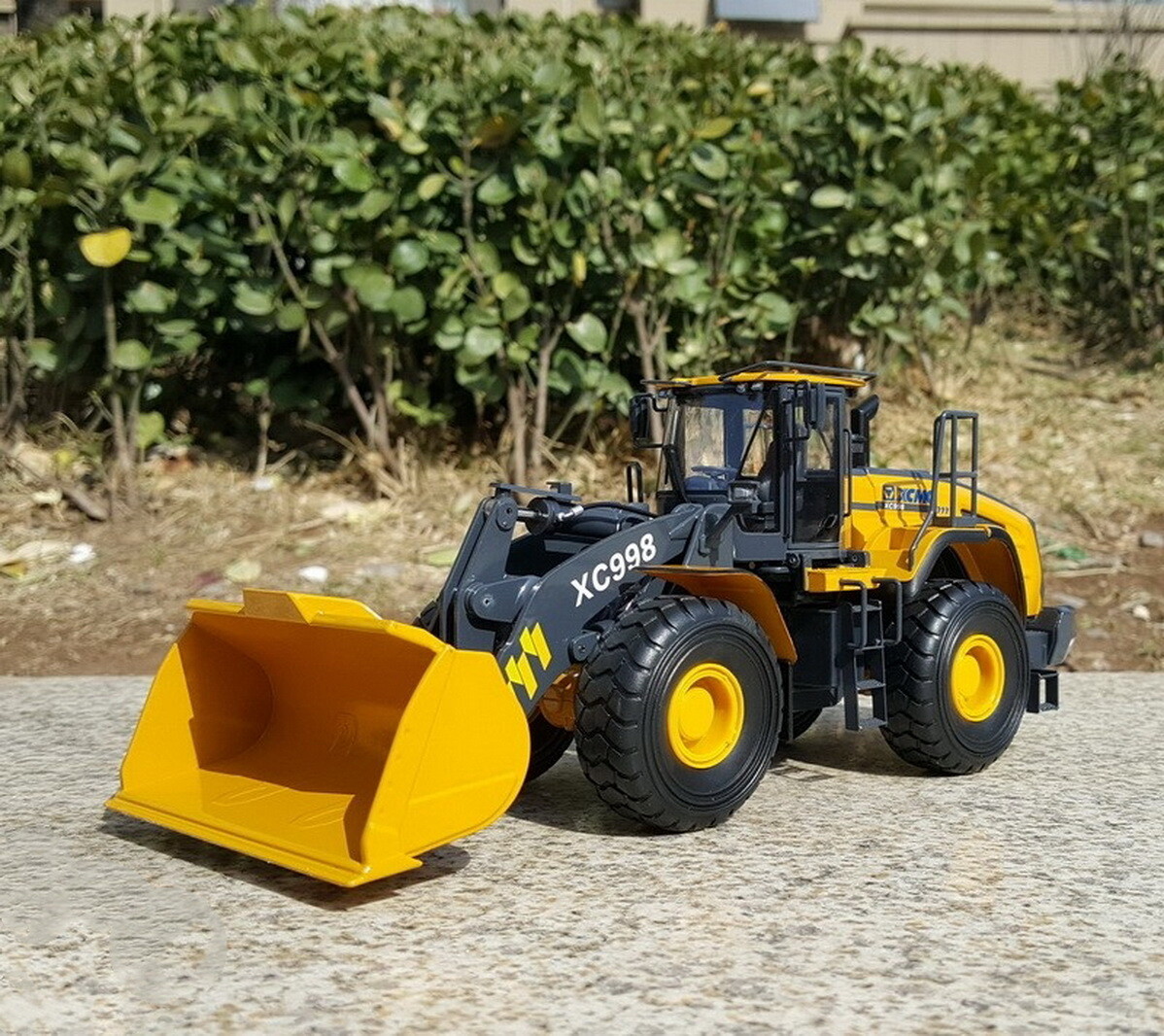 1/35 Scale XCMG XC998 Wheel Loader Diecast Model Collection Toy