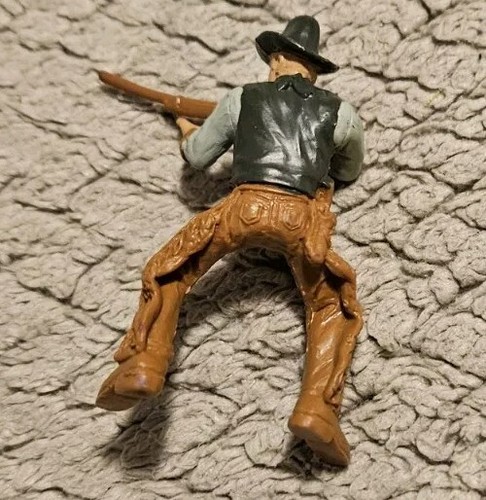 Cowboy Riding Rodeo Bull 4 Inches Long - Picture 7 of 22